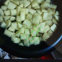 苹果梨红枣枸杞汤的做法图解2