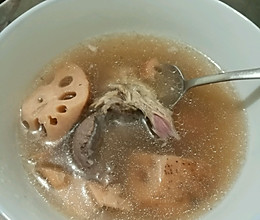 莲藕棒骨汤的做法