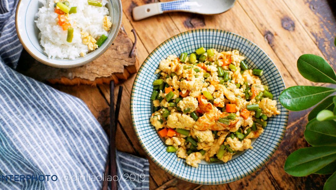 蒜薹鸡蛋炒豆腐