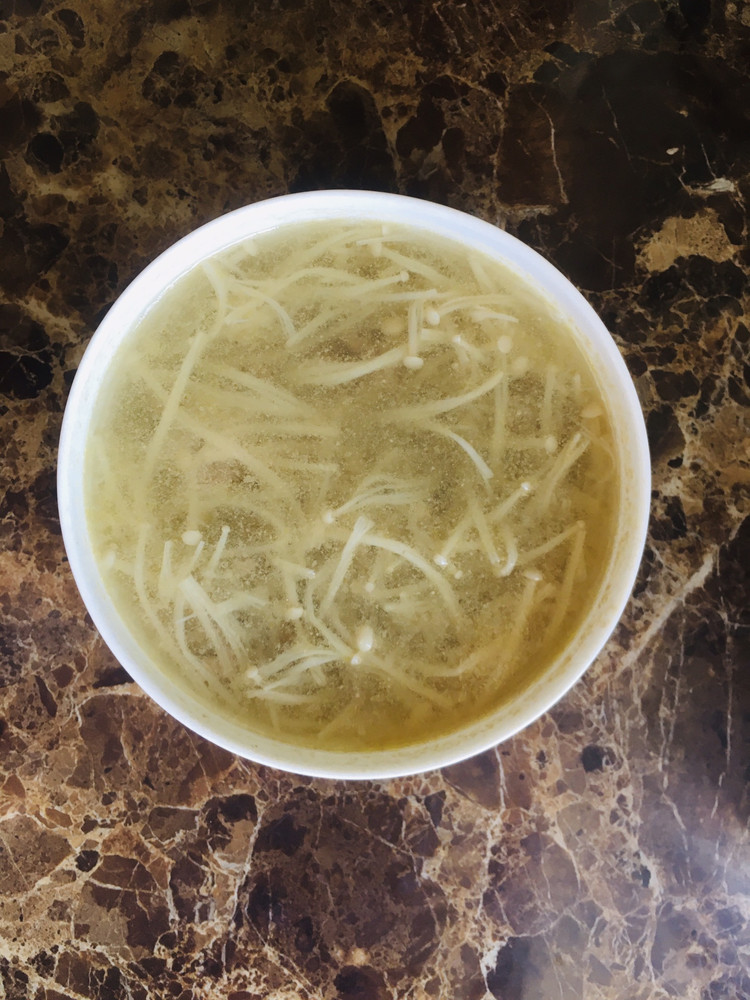 金针菇牛肉汤的做法