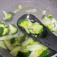 #轻食季怎么吃#清炒西兰花的做法图解4