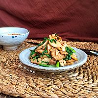 杏鲍菇茼蒿炒肉#在“家”打造ins风美食#的做法图解12