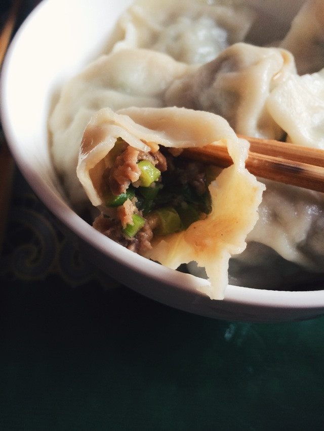 蒜苔猪肉饺子的做法