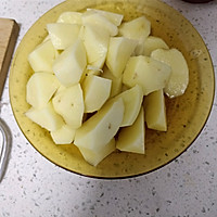 红烧土豆块的做法图解1