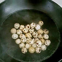 糖醋虎皮蛋的做法图解1