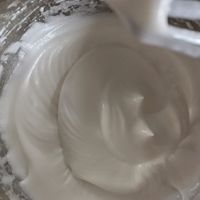 #带着零食去旅行！#酸奶草莓味丝绒蛋糕的做法图解8