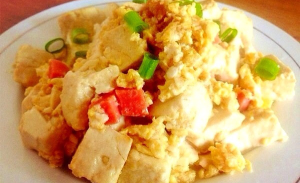 蛋包豆腐丁---鸡蛋豆腐香肠的简单美味！的做法