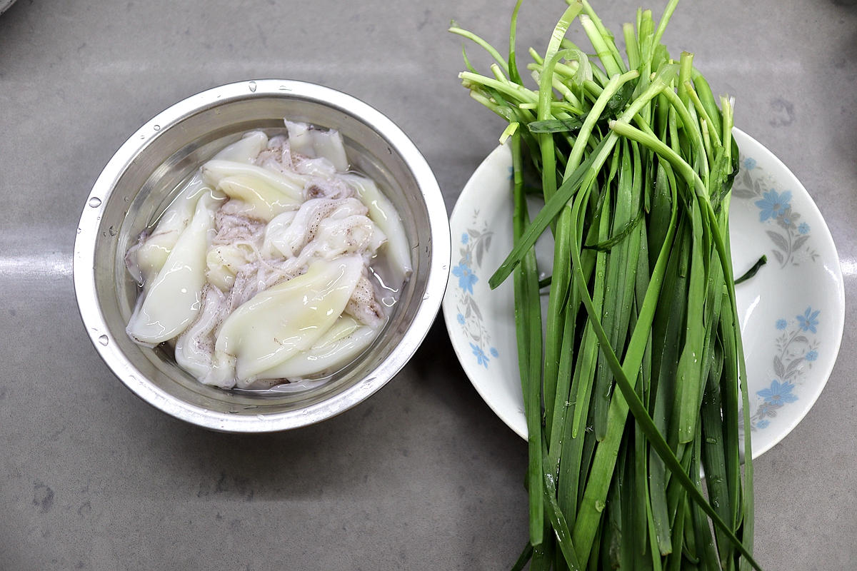 海兔炒韭菜怎么做_海兔炒韭菜的做法_豆果美食