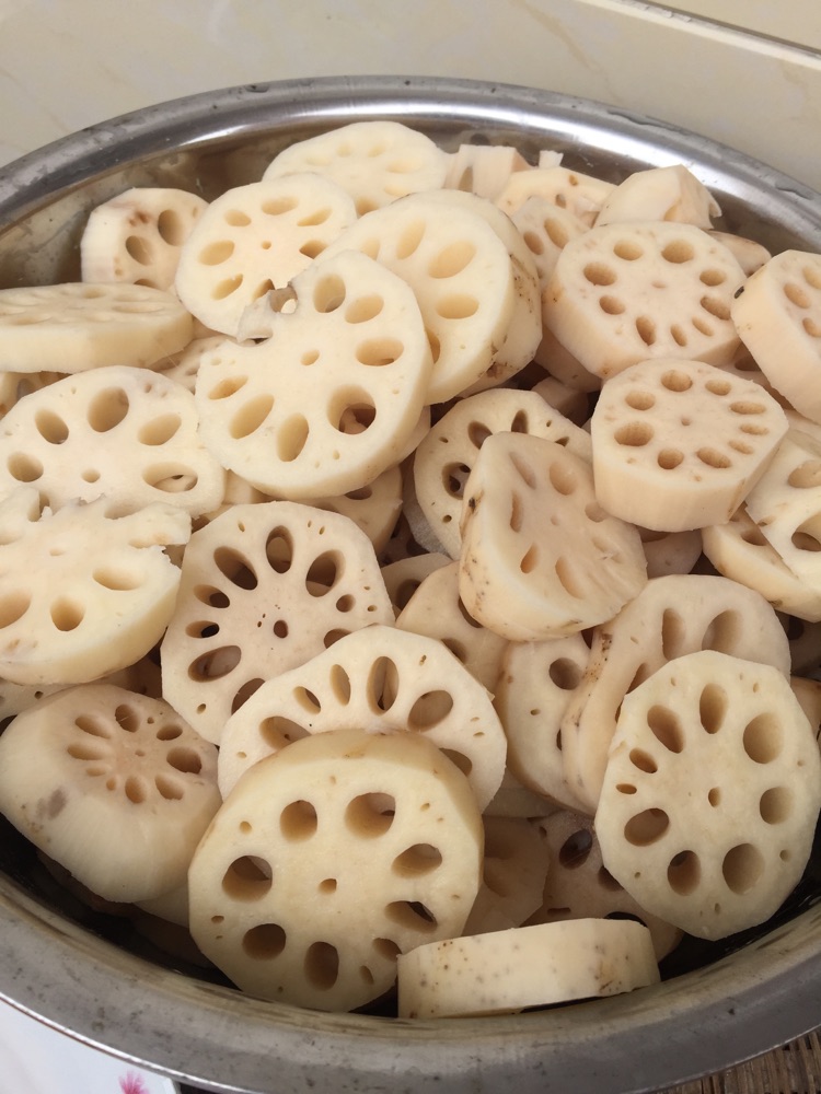 甜莲藕的做法图解1