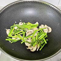 黑椒芦笋炒蘑菇，素菜也能好吃到飞起的做法图解6