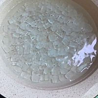 草莓冰糖葫芦的做法图解1