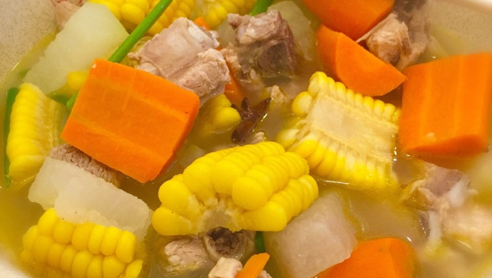 夏日养生清肠的好选择-鲍汁排骨玉米汤