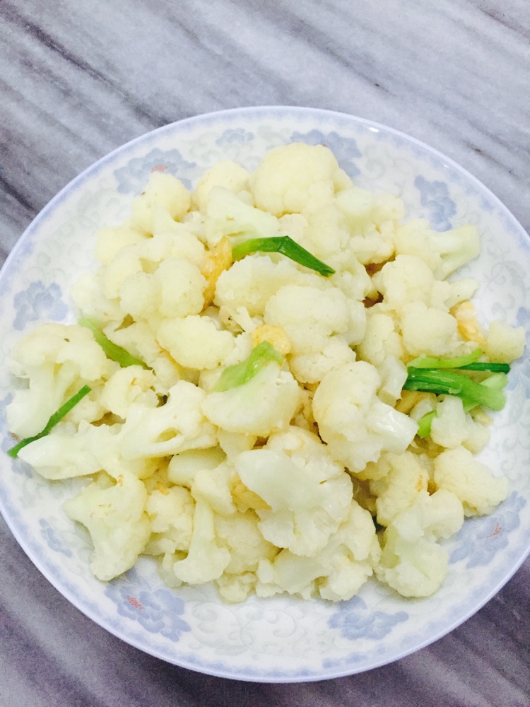 菜花炒蒜片葱的做法图解3
