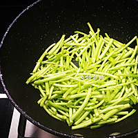 卢蒿炒肉丝～加入少许酱菜丝味道更鲜美的做法图解7