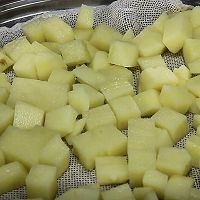 土豆这样做太香了,饭店一盘38元,在家成本不到5元,开胃又解的做法图解1