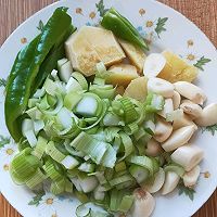 #葱伴侣豆瓣酱能蘸善炒#酱香排骨焖面的做法图解3