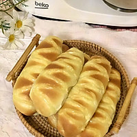 今日份丑丑的毛毛虫豆沙面包的做法图解1
