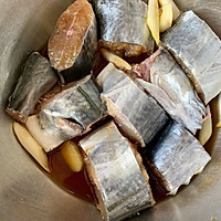#秋天怎么吃#鲅鱼炖豆腐的做法图解2
