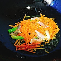 #精品菜谱挑战赛#鲜虾炒碱面的做法图解8