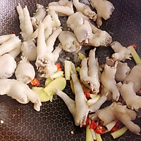 咖喱味香菇鸡爪的做法图解6