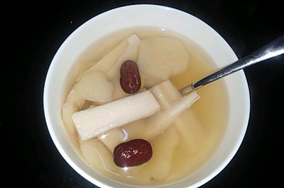 红枣枸杞莲藕沙梨汤