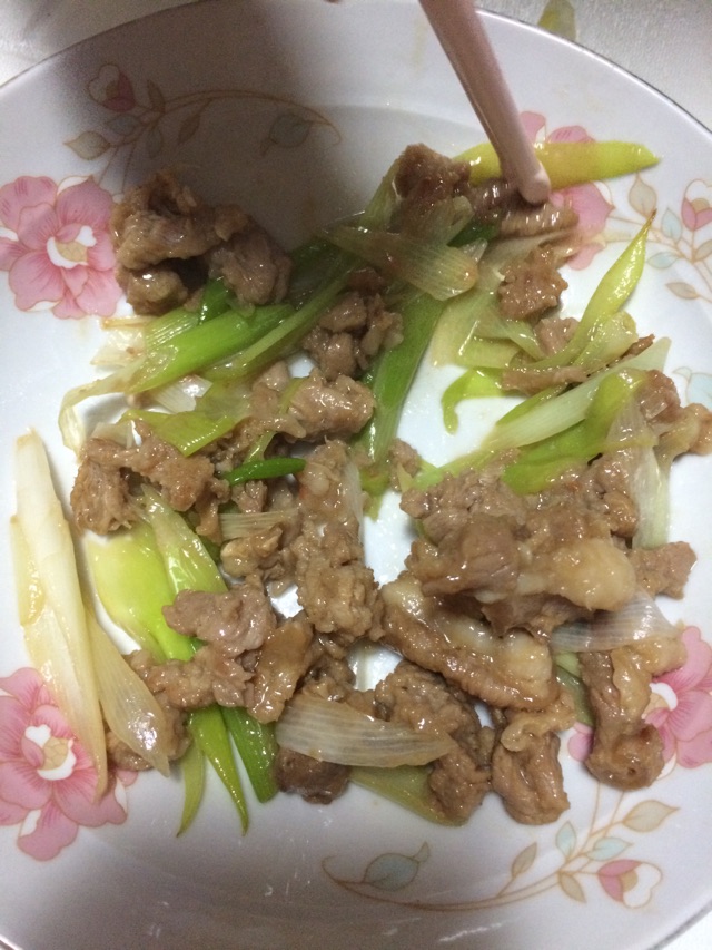 葱爆羊肉的做法图解1