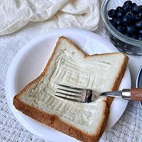 早餐分享 | 低卡版蓝莓岩烧乳酪吐司的做法图解2