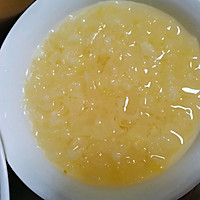 暖心省事电饭锅银耳红豆薏米红枣粥的做法图解2