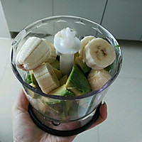 半岁以上宝宝辅食之牛油果香蕉泥的做法图解2