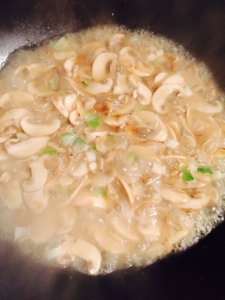 蘑菇溜虾米的做法图解10