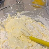 奶油海绵纸杯蛋糕（分蛋打发）的做法图解4