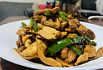 尖椒豆干肉丝的做法