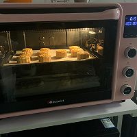 莲蓉蛋黄广式月饼的做法图解10