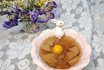 冬日除燥佳品——金桔酥梨银耳汤的做法