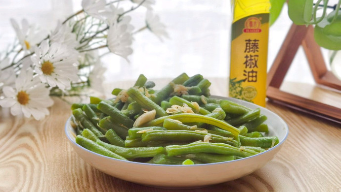 藤椒油虾皮刀豆