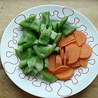 青椒炒腊肉的做法图解3