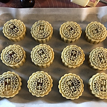 广式月饼，豆沙蛋黄馅