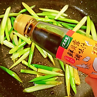 #春日时令，美味尝鲜#鲜贝露春日尝鲜+蒜苔炒鸡蛋的做法图解9