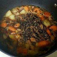 土豆胡萝卜梅干菜红烧肉的做法图解10