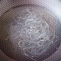 #硬核菜谱制作人#韭菜粉条发面包的做法图解3