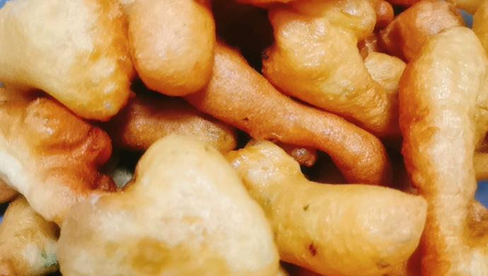 不用揉面也能做出葱香小油条