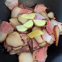 #我为奥运出食力#蒜苗炒腊肉的做法图解5