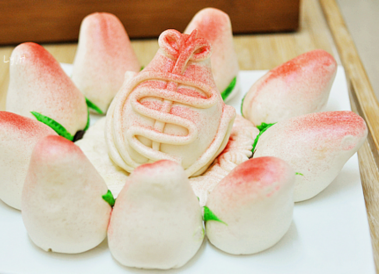 经典复刻：新年/祝寿寿桃豆沙包的制作技巧（年菜必备）的做法