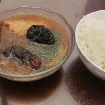 鸡翅粉丝香菇煲汤