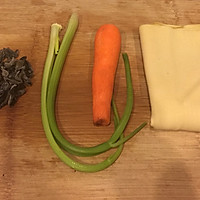 五彩鸡肉卷的做法图解2