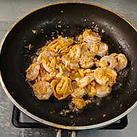 #皇后红玫瑰花式做法#青瓜苹果虾仁的做法图解5