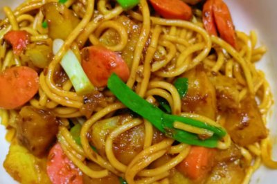 孜然土豆火腿炒面，滋味十足很好吃！