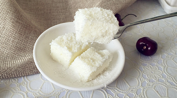 爽口的椰蓉牛奶小方