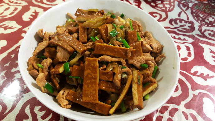 快手下饭菜榨菜香干炒肉丝