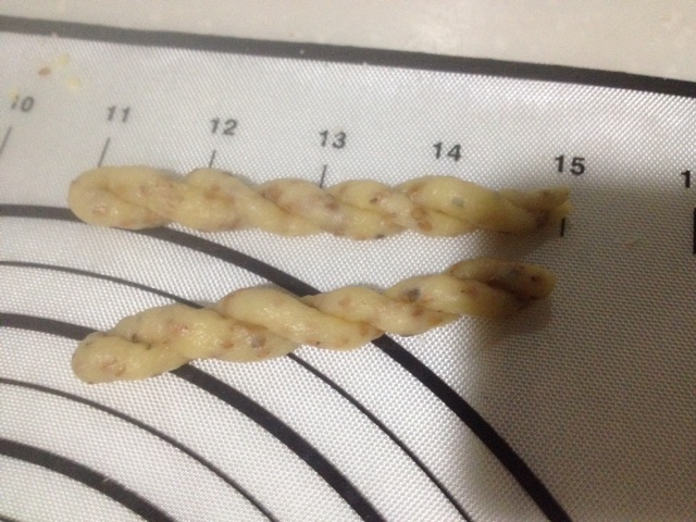 酥香小麻花的做法图解8